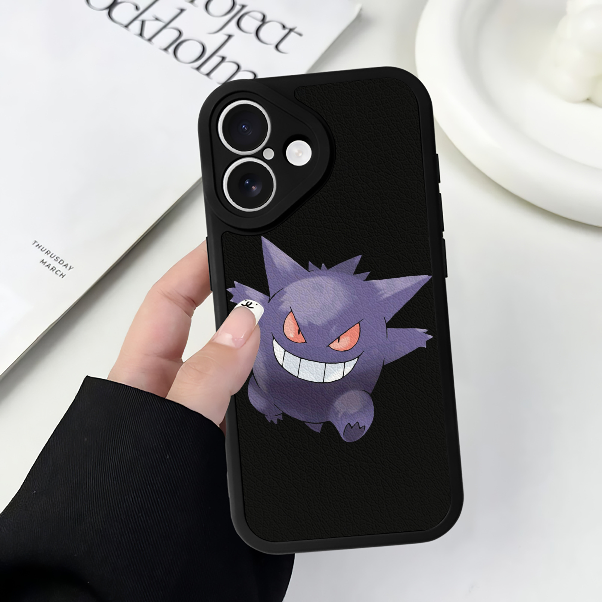 （画像用） ポケットモンスター Pokémon 【iPhone 16シリーズ対応】シリコンスマホケース（レザー調） 材質：シリコン
